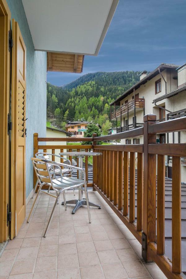 Hotel Jägerhaus Di Bontempelli Pellizzano Exterior foto